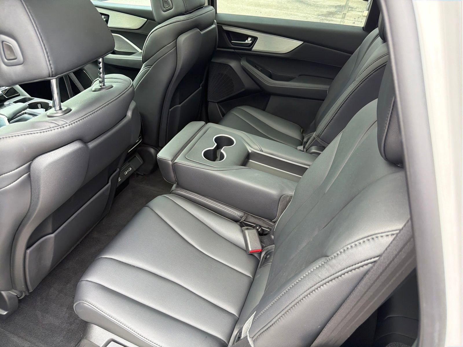 Used 2024 Acura MDX SH-AWD image 23