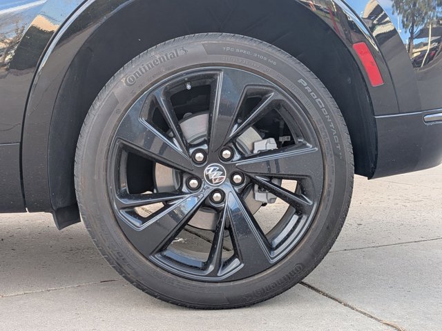 Used 2023 Buick Envision Essence w/ Sport Touring Package image 9