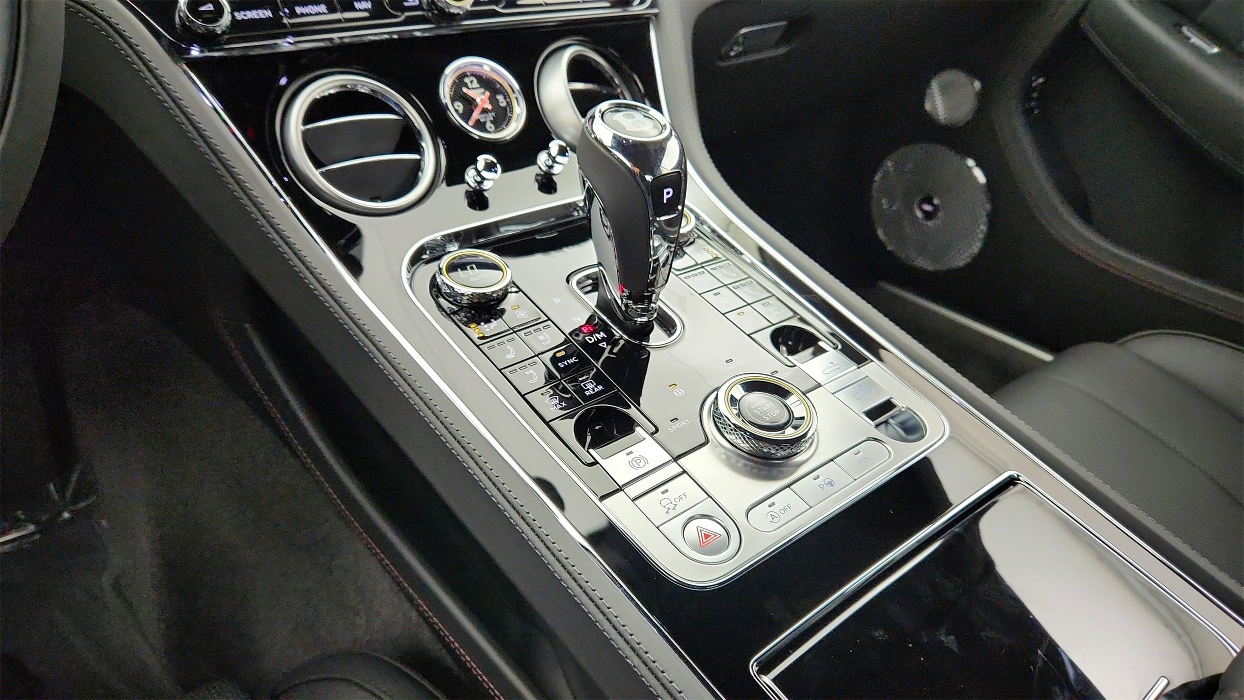 Used 2024 Bentley Continental GT V8 image 19