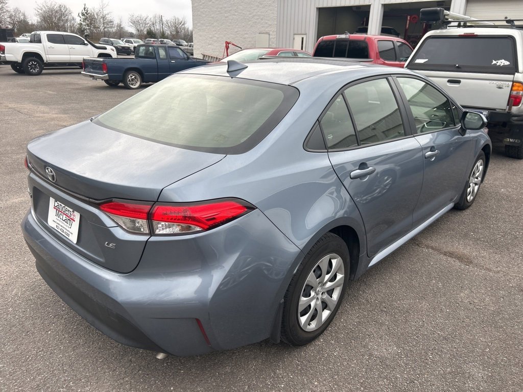 Used 2023 Toyota Corolla LE image 3