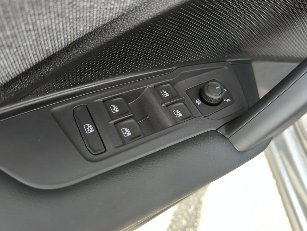 New 2026 Volkswagen Tiguan S image 25