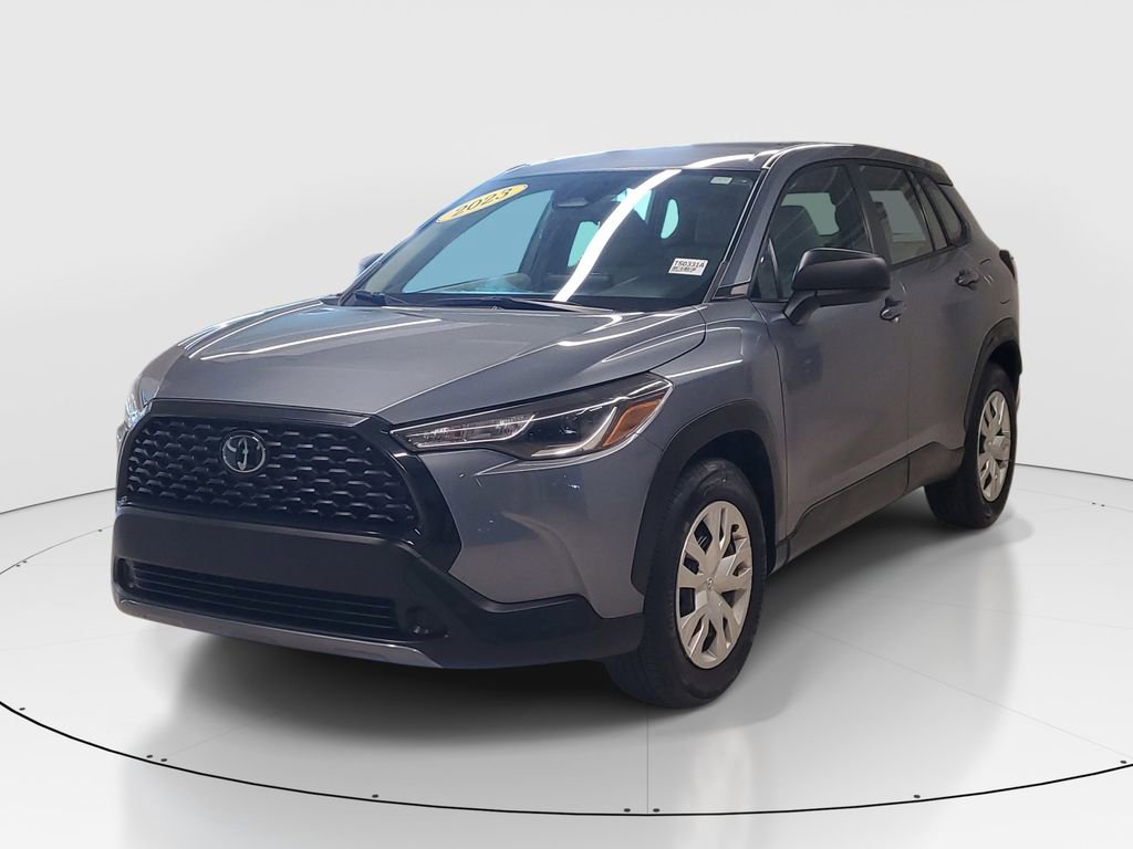 Used 2023 Toyota Corolla Cross L image 3