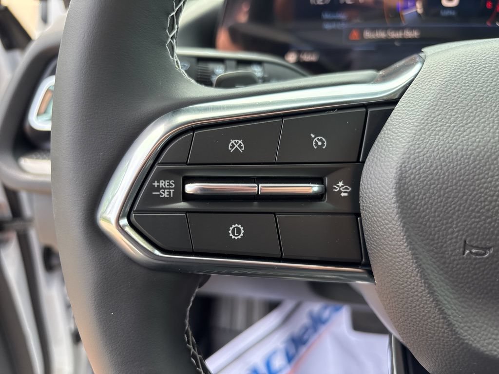 New 2026 Chevrolet Traverse LT w/ Sun and Wheel Package FWD image 19