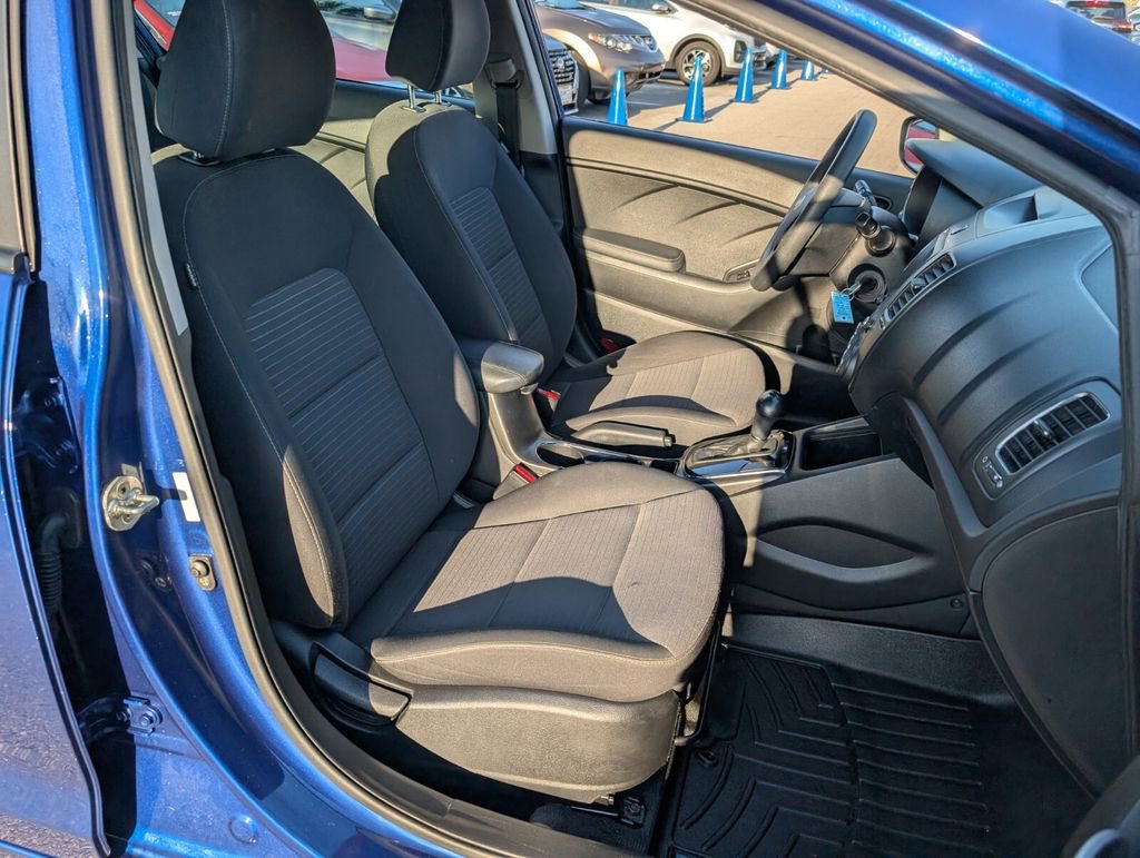 Used 2018 Kia Forte LX w/ LX Popular Package image 18
