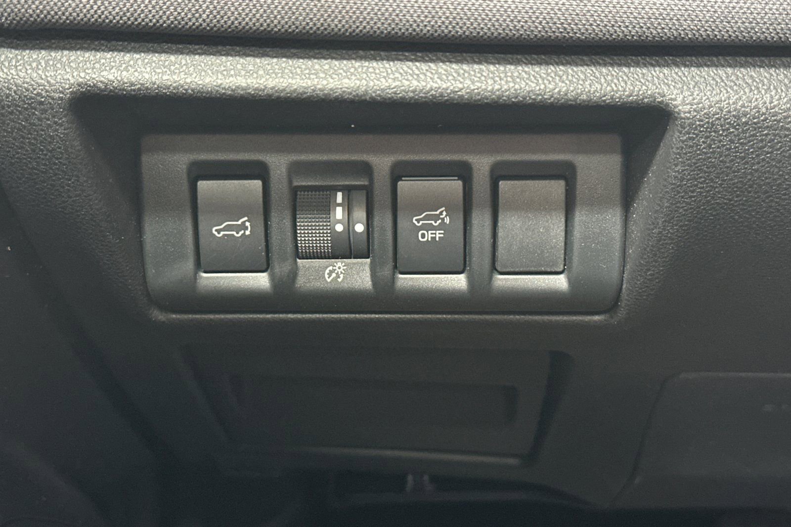 Used 2025 Subaru Outback Premium image 34