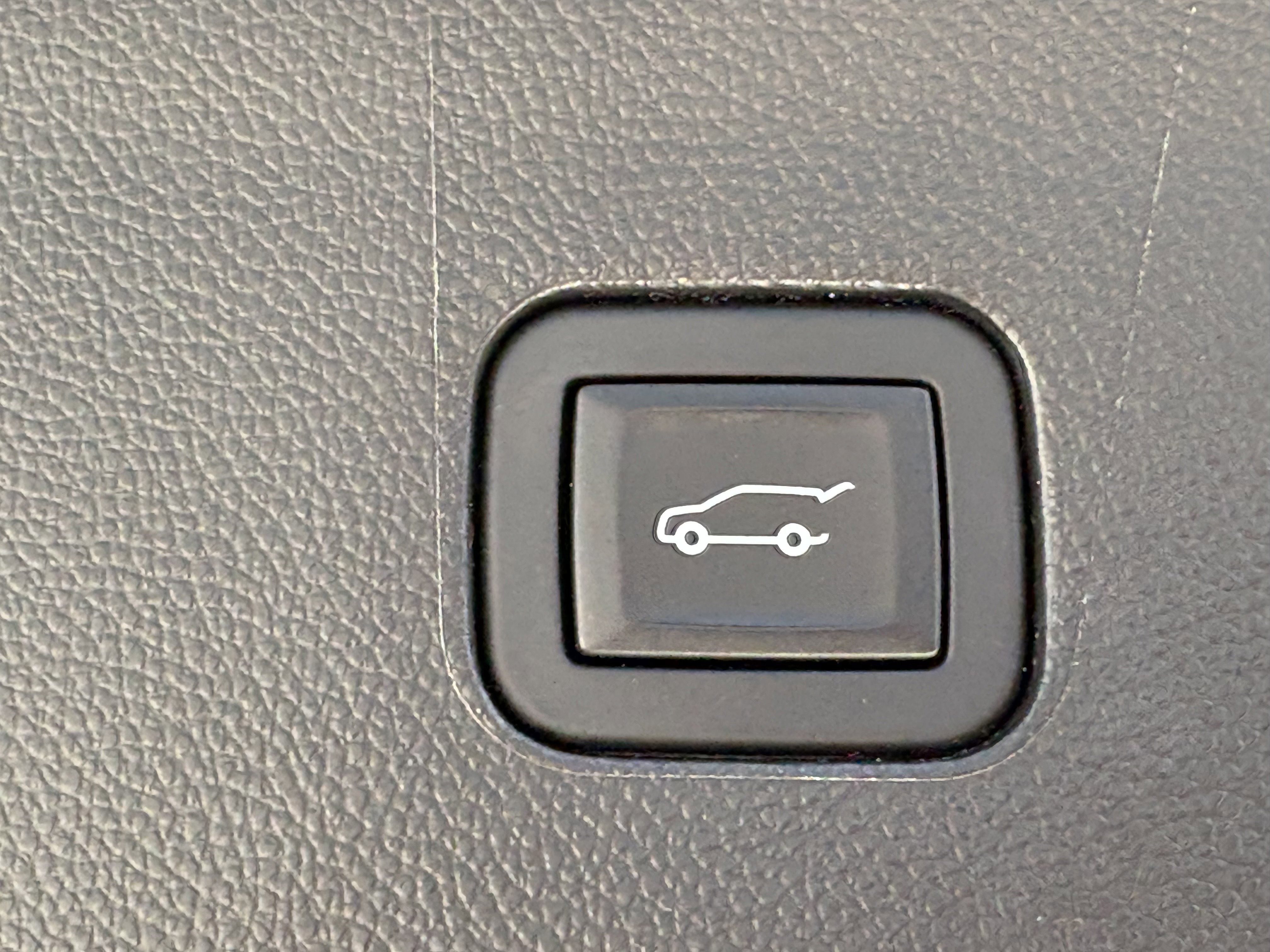 Used 2024 Buick Enclave Essence w/ Experience Buick Package AWD/4WD image 10