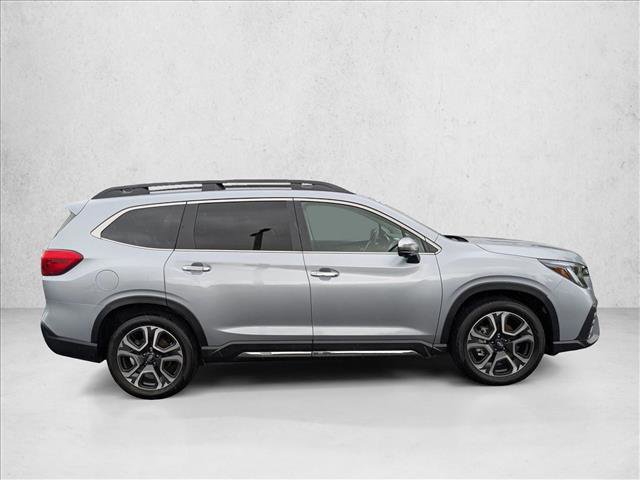 Used 2023 Subaru Ascent Touring AWD/4WD image 4