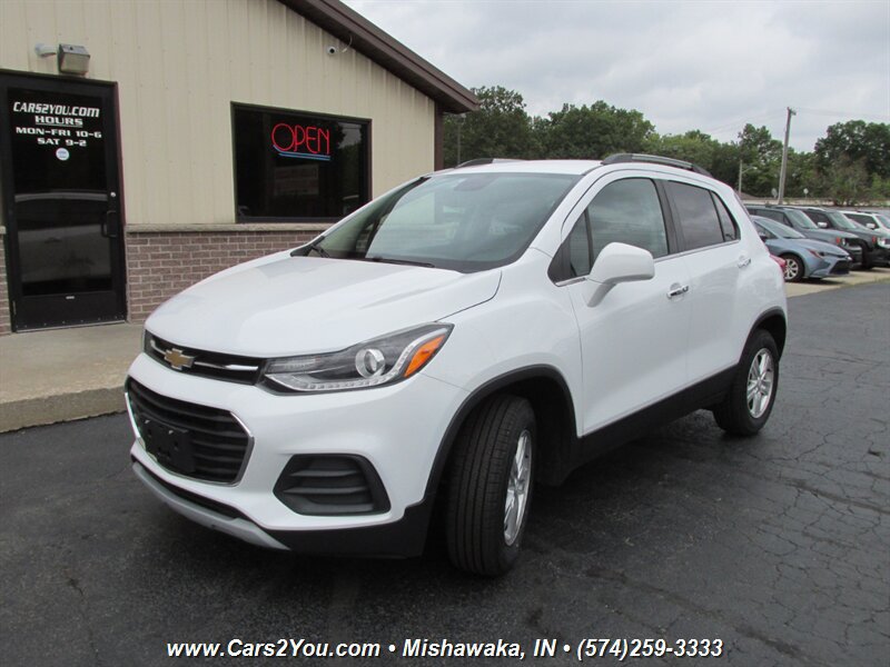 Used 2019 Chevrolet Trax LT w/ LT Convenience Package AWD/4WD image 3