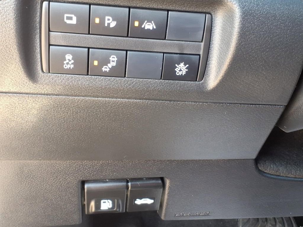 Used 2024 Nissan Kicks S image 17