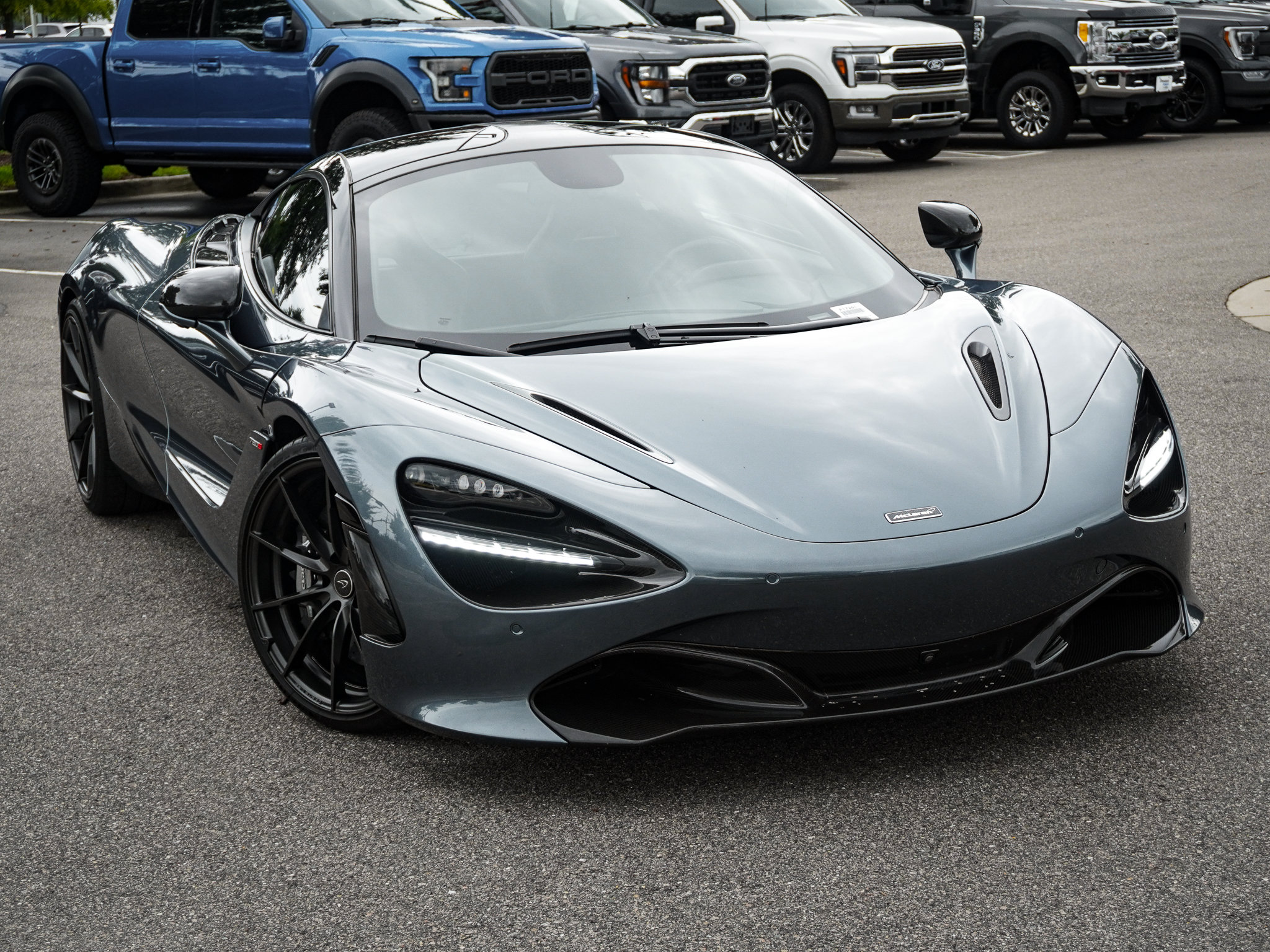 Used 2018 McLaren 720S Luxury RWD image 2