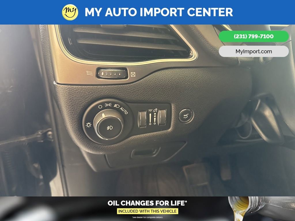 Used 2019 Jeep Cherokee Limited image 14