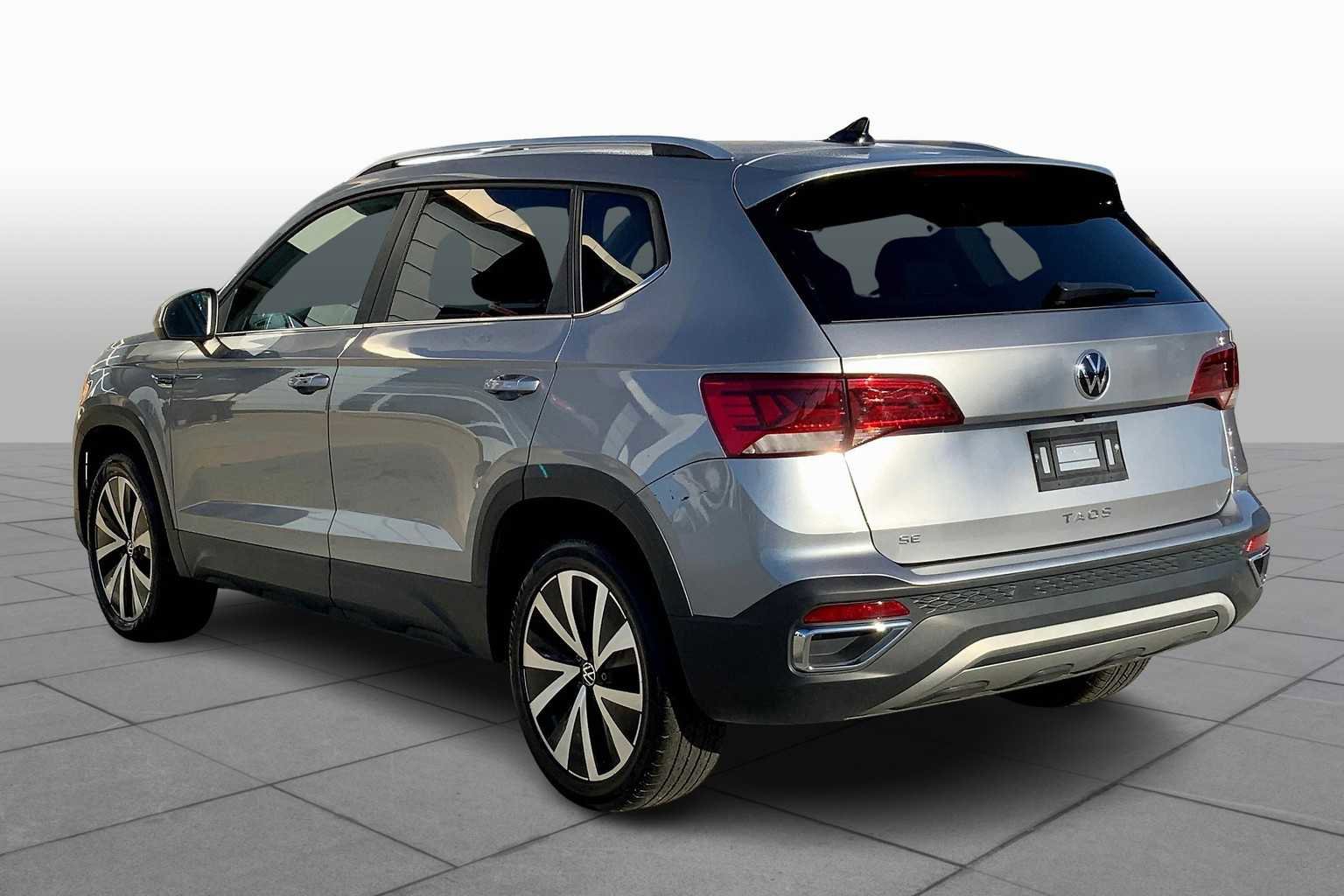 Used 2024 Volkswagen Taos SE image 11