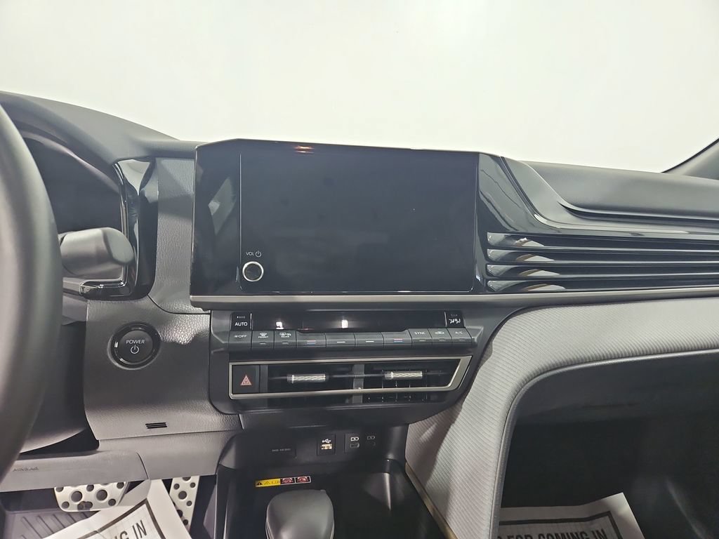 Used 2025 Toyota Camry SE FWD image 18