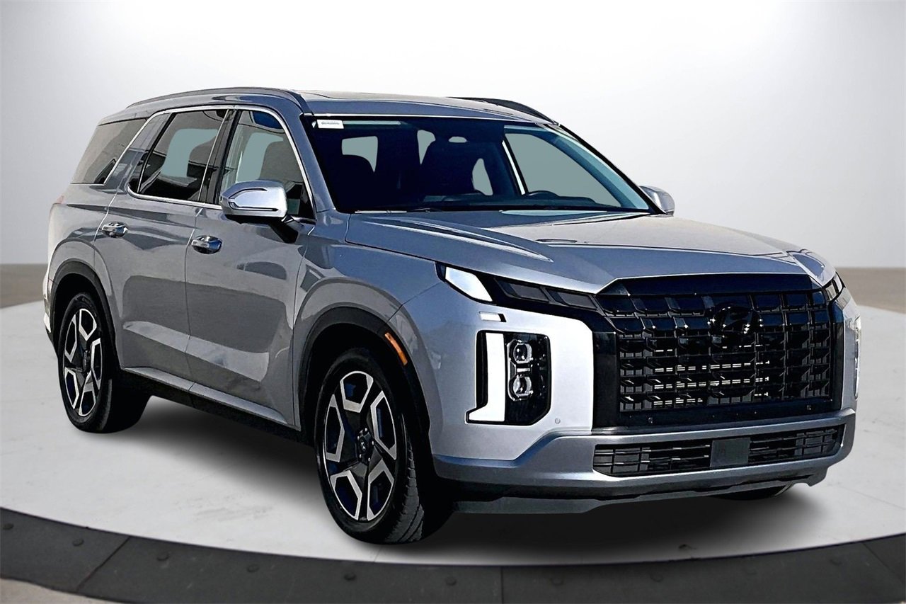 Used 2023 Hyundai Palisade SEL image 2