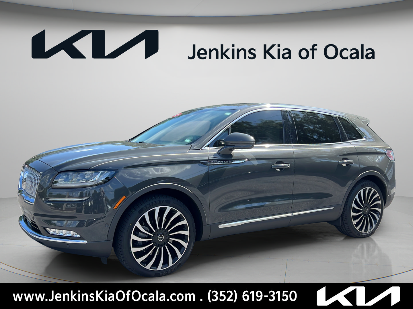 Used 2023 Lincoln Nautilus Black Label w/ Class II Trailer Tow Package AWD/4WD image 7