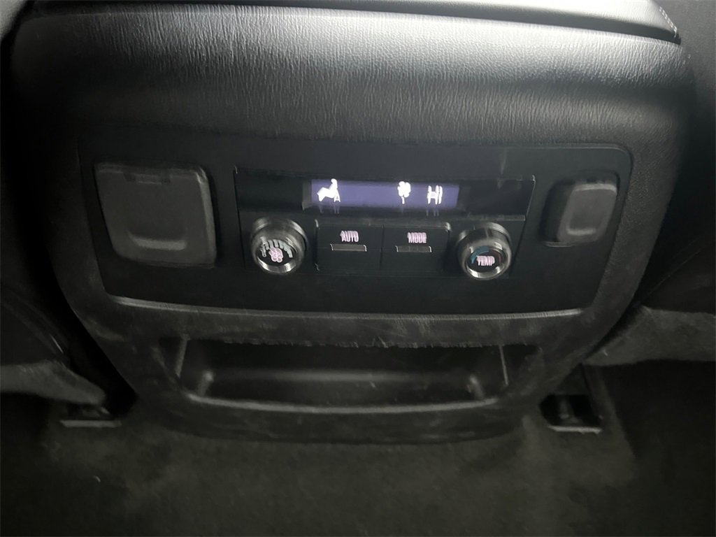 Used 2018 Chevrolet Tahoe LT image 24