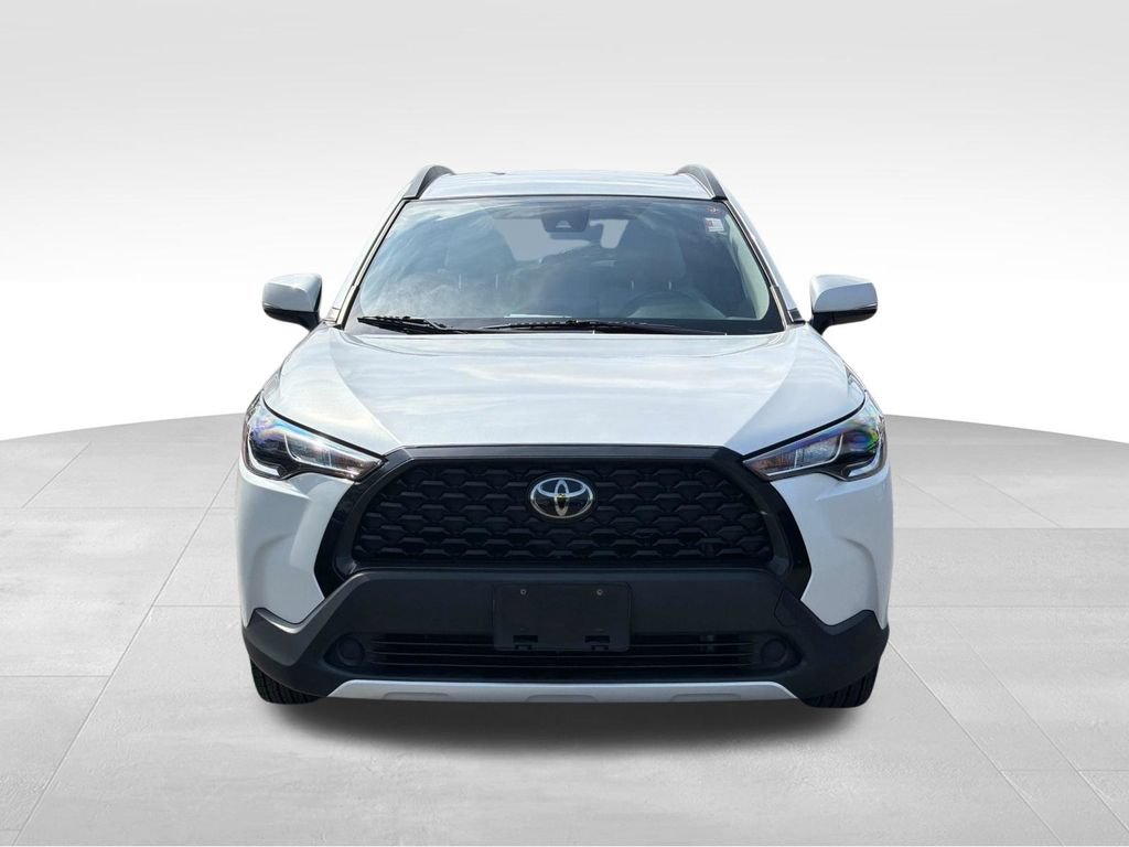 Used 2022 Toyota Corolla Cross LE AWD/4WD image 2
