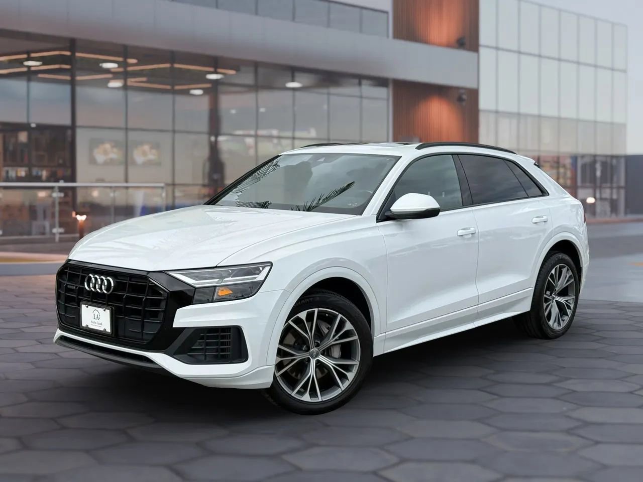 Used 2020 Audi Q8 Premium w/ Black Optic Package AWD/4WD image 2