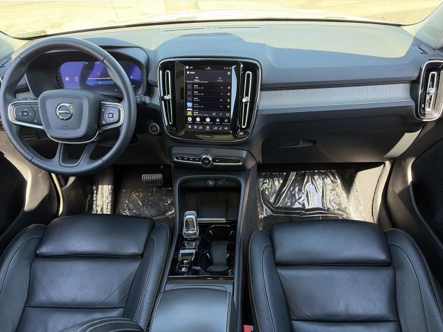 Certified 2023 Volvo XC40 B4 Ultimate w/ Climate Package FWD image 16