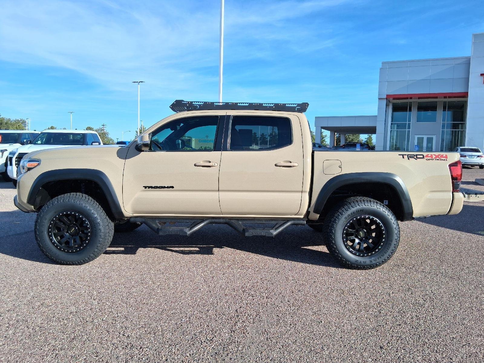 Used 2019 Toyota Tacoma TRD Off-Road w/ Technology Package AWD/4WD image 2
