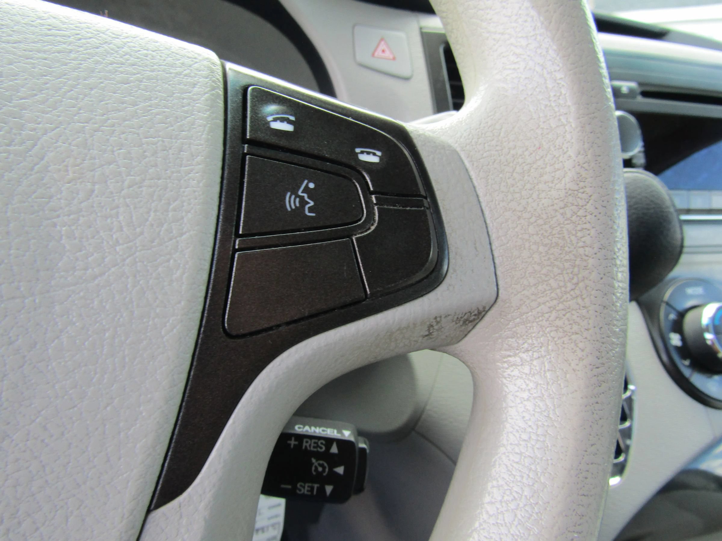Used 2013 Toyota Sienna LE w/ Towing Pkg FWD image 31