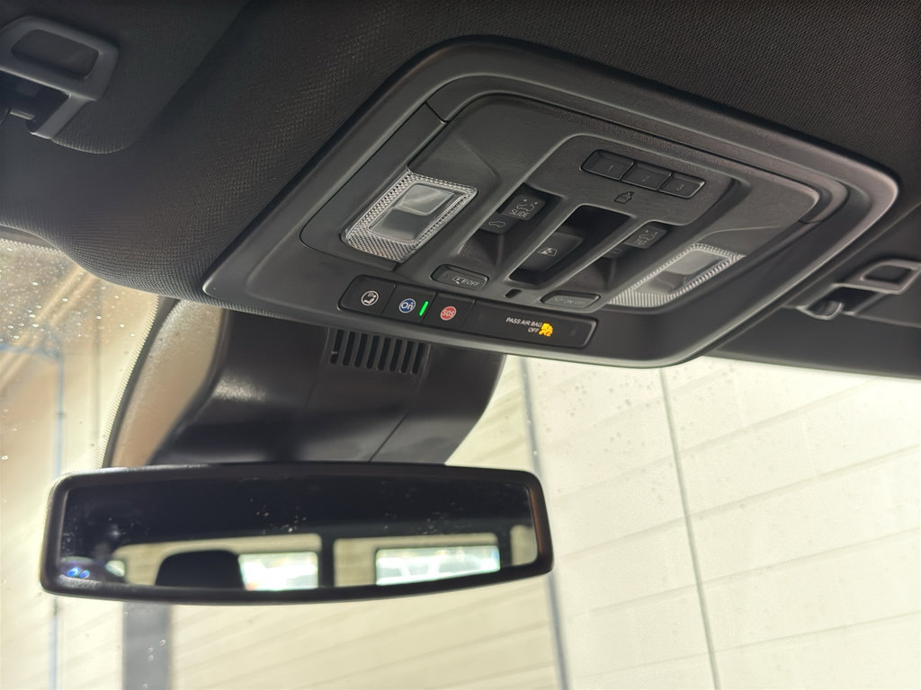 Used 2025 Chevrolet Silverado 1500 High Country w/ High Country Premium Package AWD/4WD image 40