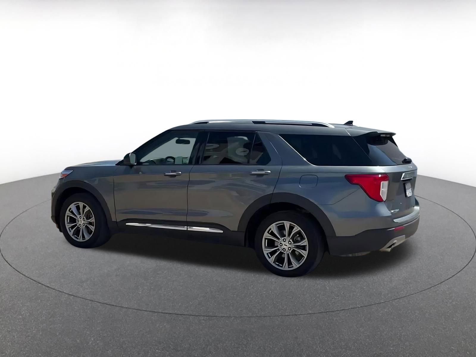 Used 2023 Ford Explorer Limited image 10