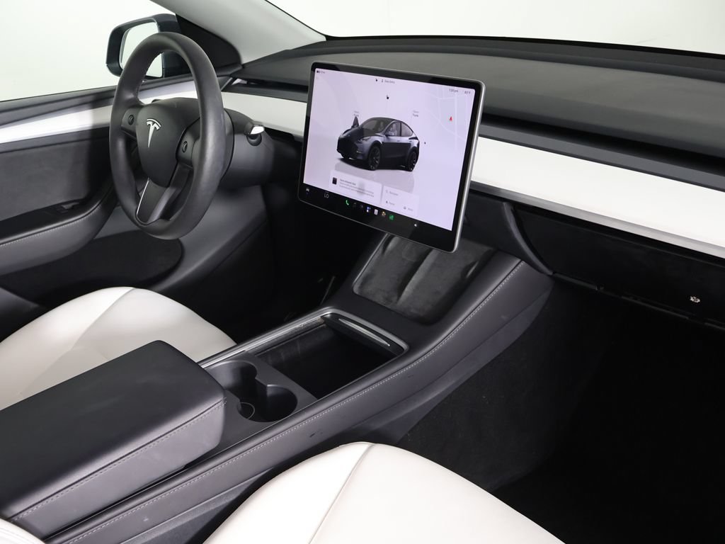Used 2023 Tesla Model Y Long Range AWD/4WD image 27