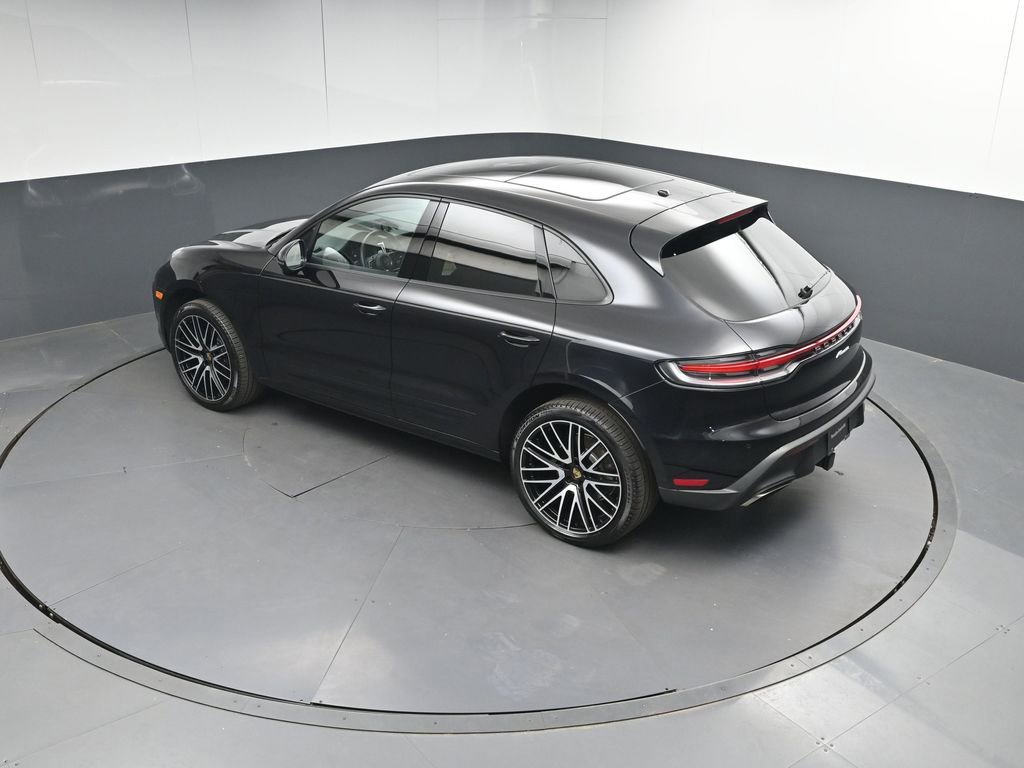 Certified 2025 Porsche Macan image 36