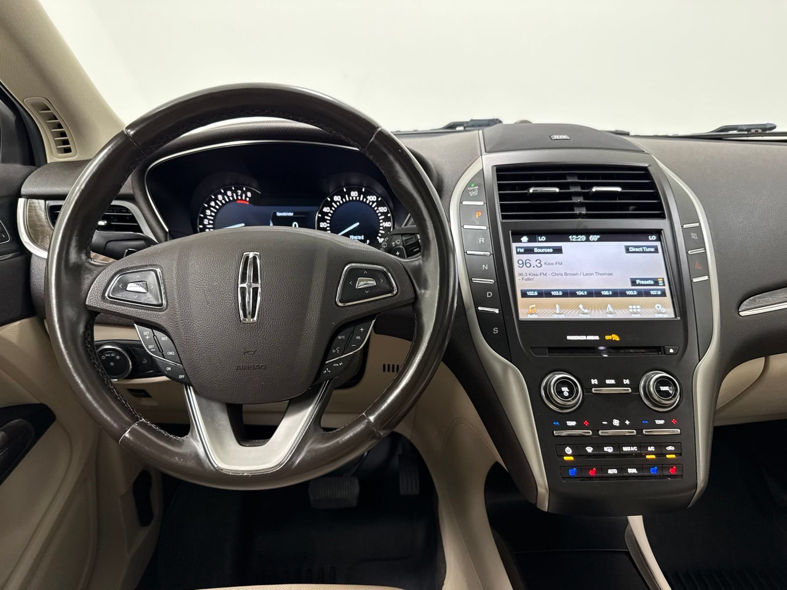 Used 2017 Lincoln MKC Reserve w/ Lincoln MKC Climate Package AWD/4WD image 23