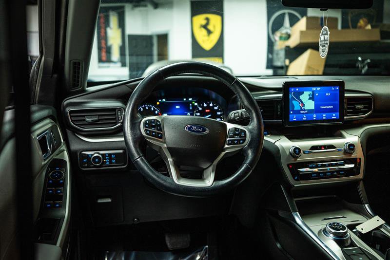 Used 2022 Ford Explorer XLT w/ Equipment Group 202A image 17