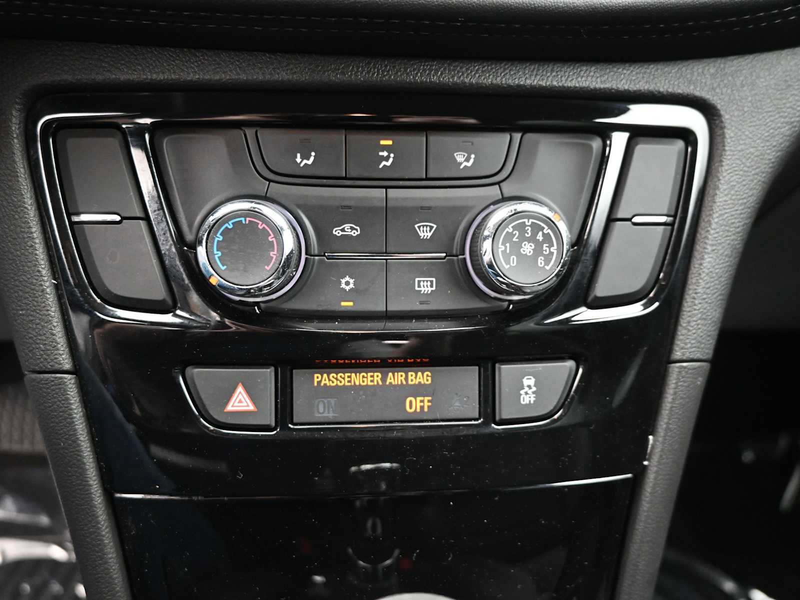 Used 2022 Buick Encore Preferred w/ Safety Package AWD/4WD image 15