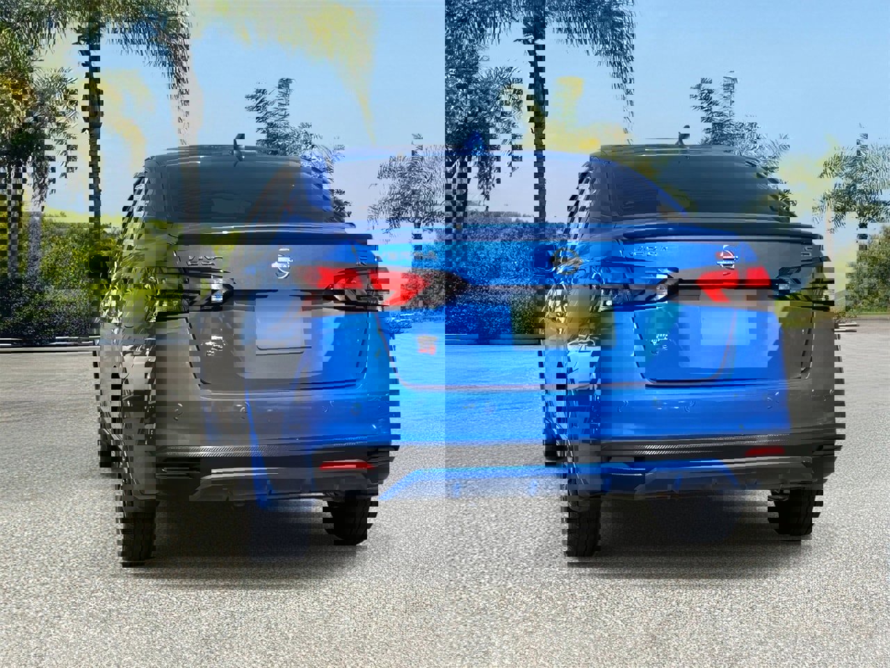 Certified 2023 Nissan Versa SR w/ Trunk Package image 4