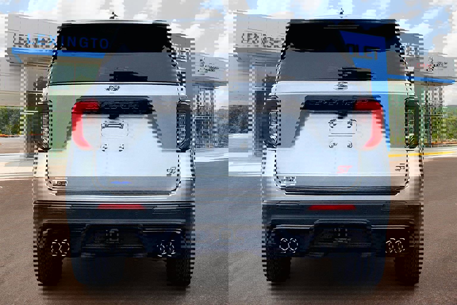 Used 2022 Ford Explorer ST w/ Equipment Group 401A image 4