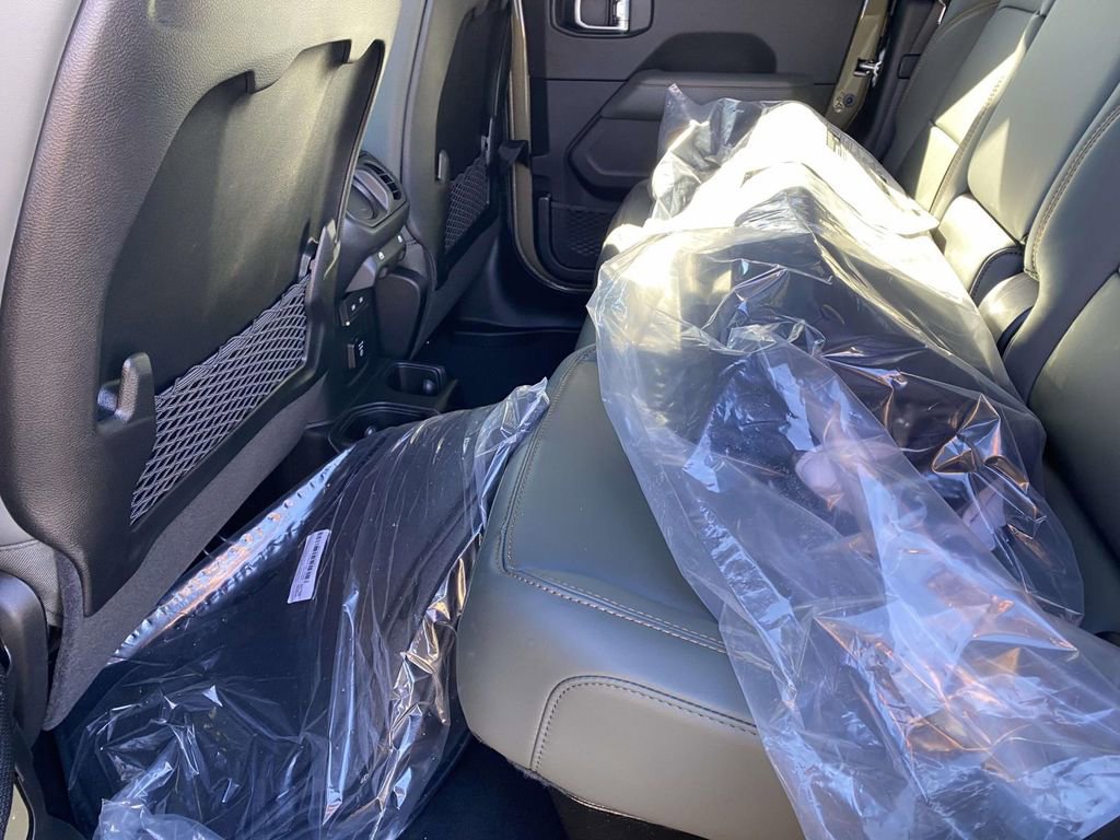 New 2026 Jeep Gladiator Mojave AWD/4WD image 40