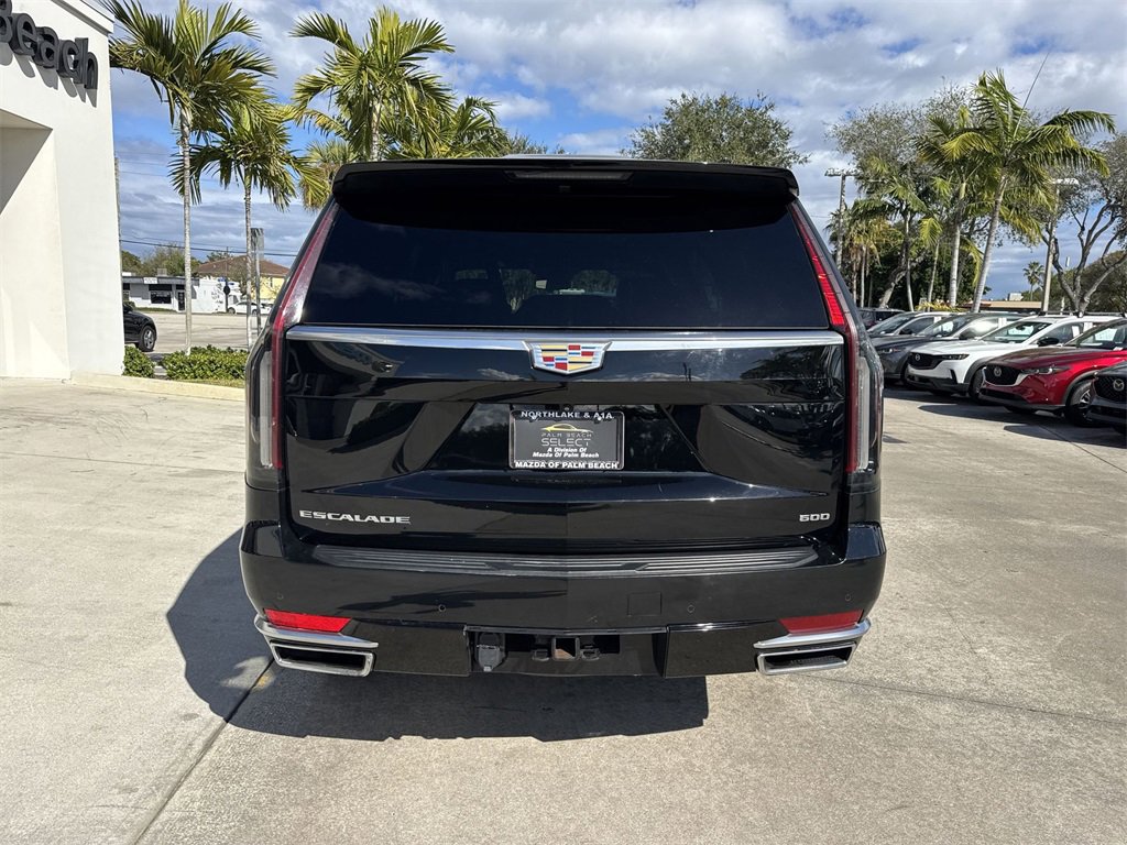 Used 2023 Cadillac Escalade Luxury image 3