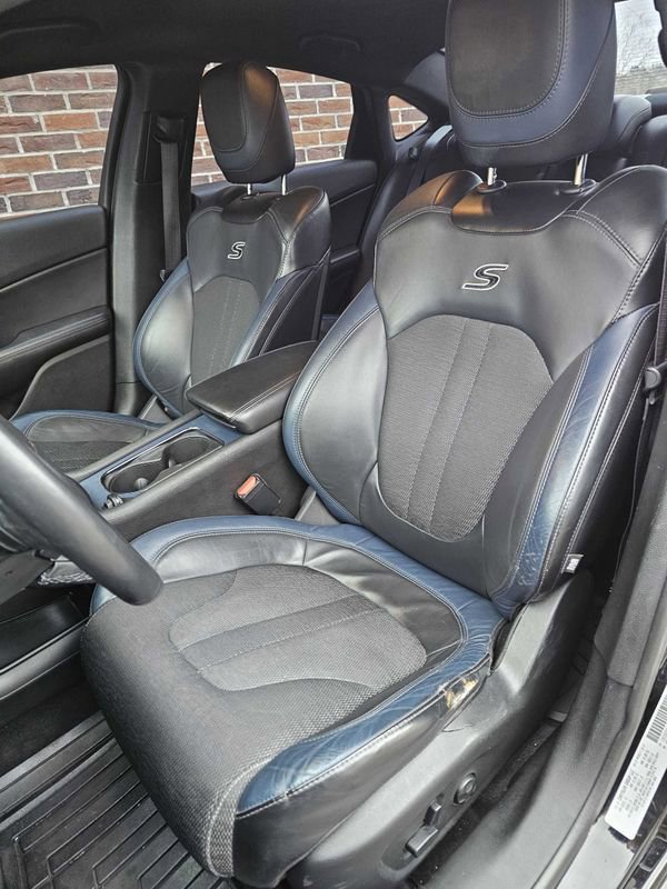 Used 2015 Chrysler 200 S w/ Comfort Group image 19