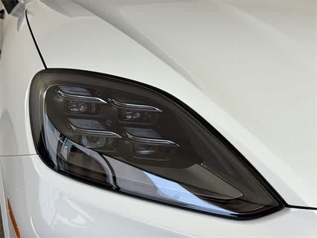 New 2025 Porsche Cayenne Coupe AWD/4WD image 46