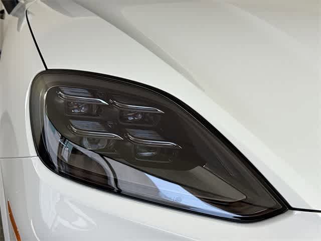 New 2025 Porsche Cayenne Coupe AWD/4WD image 46