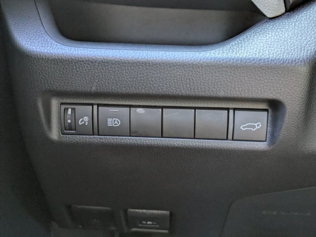 Used 2021 Toyota RAV4 XLE Premium FWD image 26