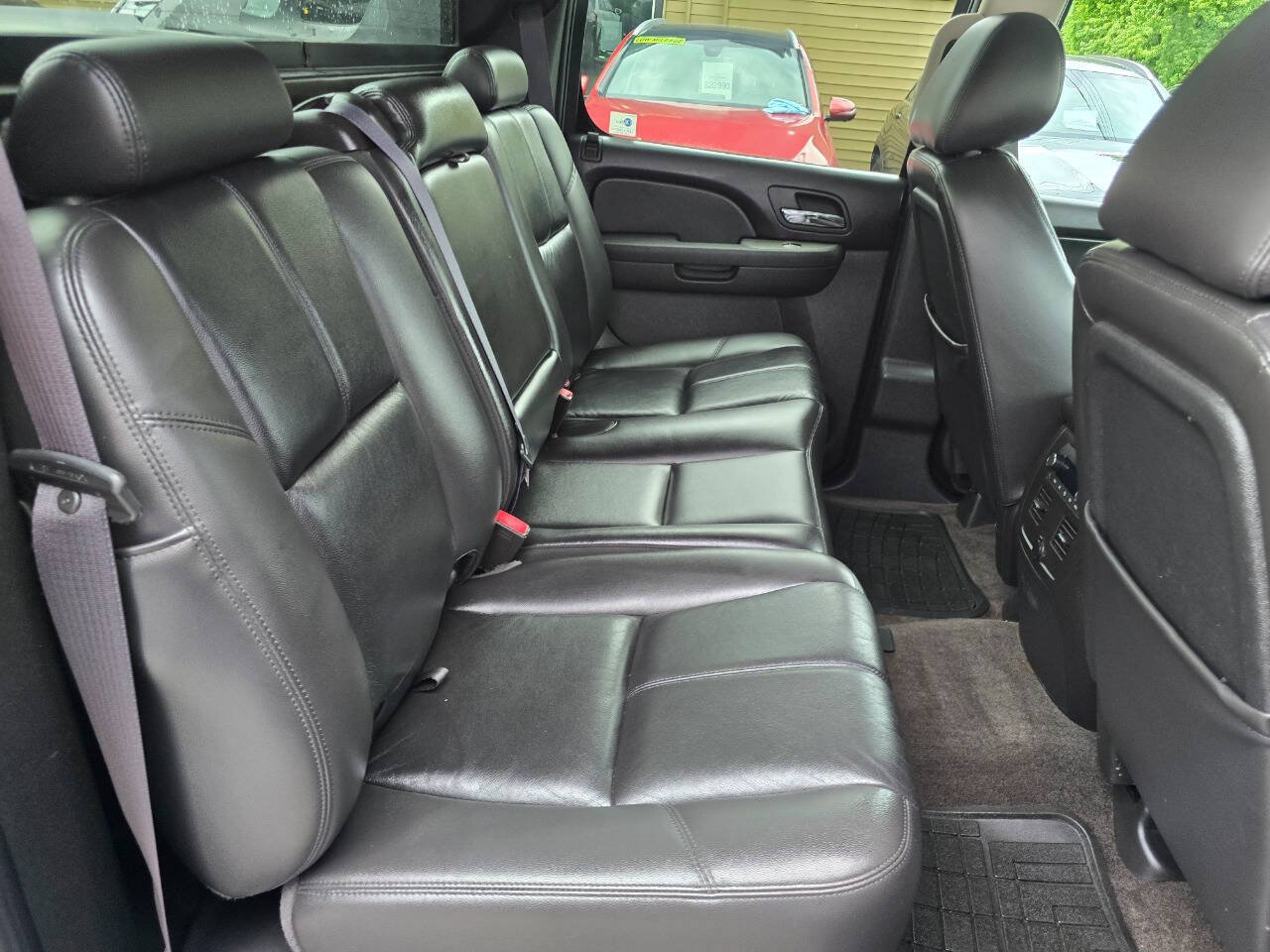 Used 2011 Chevrolet Avalanche LT w/ Luxury Package AWD/4WD image 39