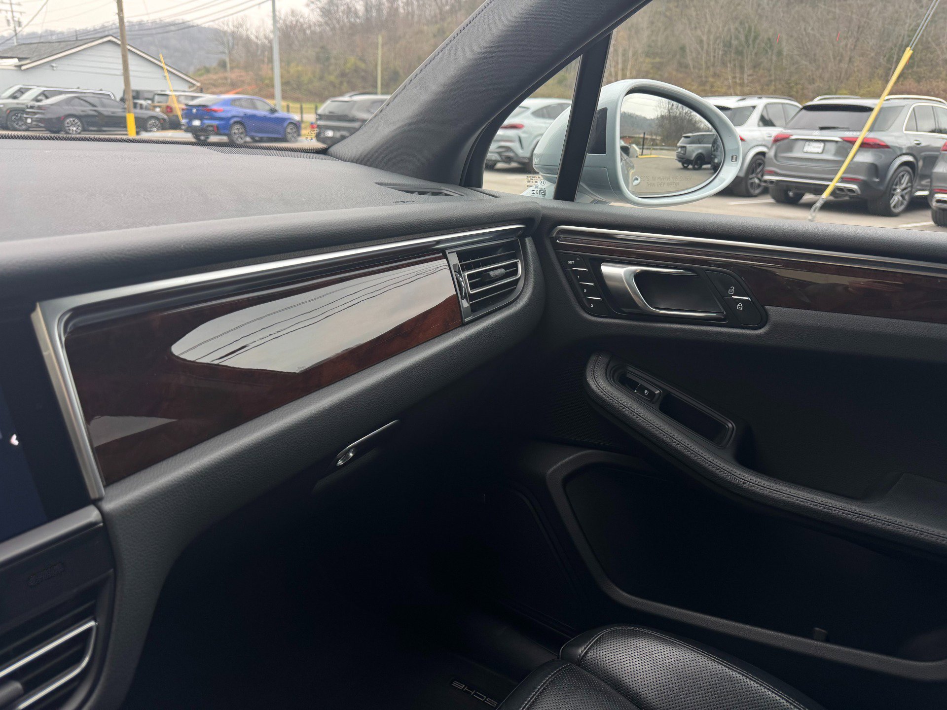 Used 2024 Porsche Macan image 63