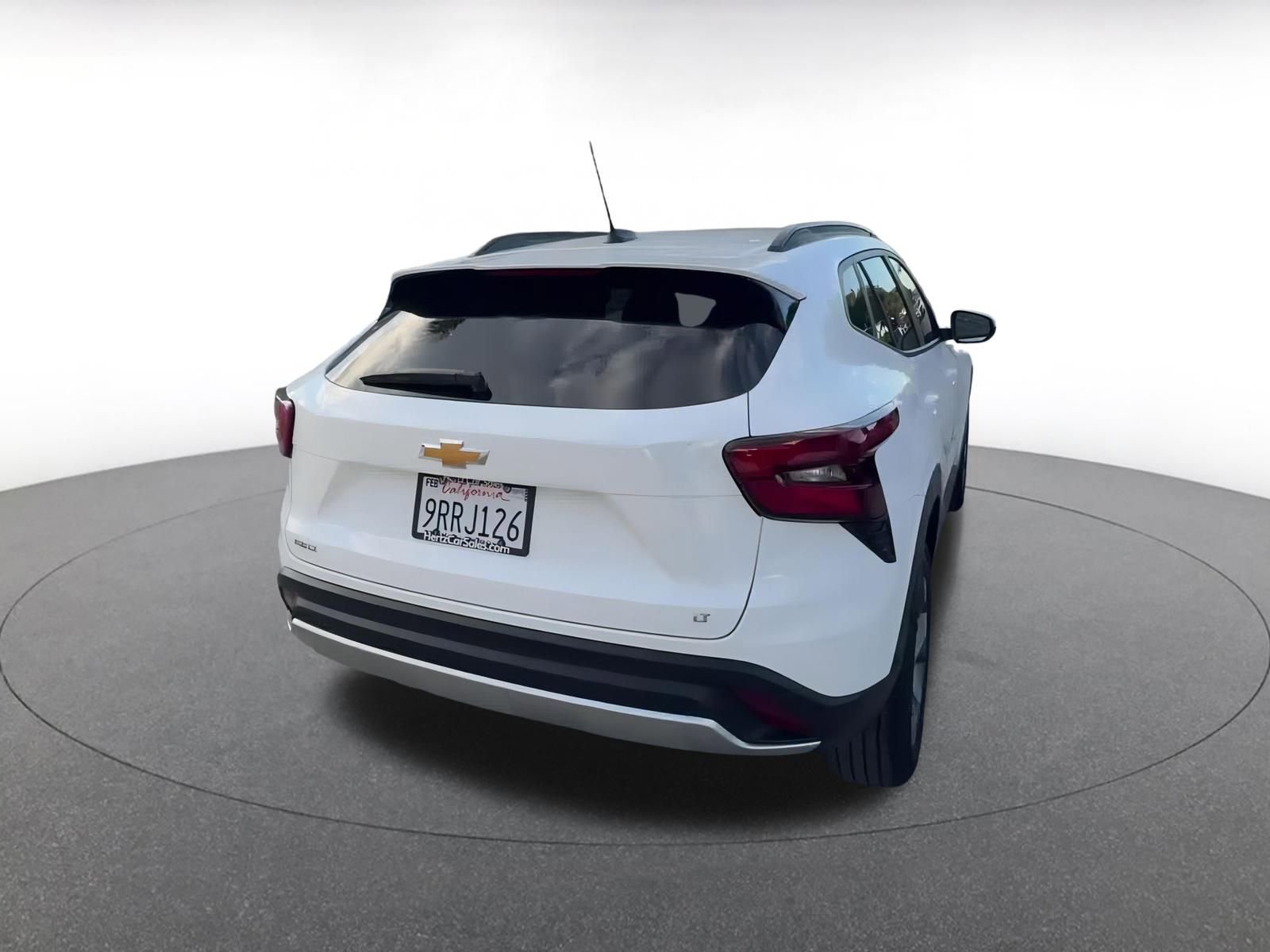 Used 2025 Chevrolet Trax LT image 14