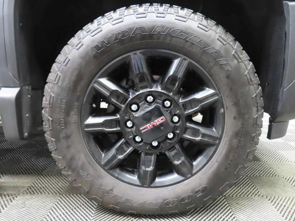 Used 2024 GMC Sierra 2500 AT4 w/ Technology Package AWD/4WD image 10