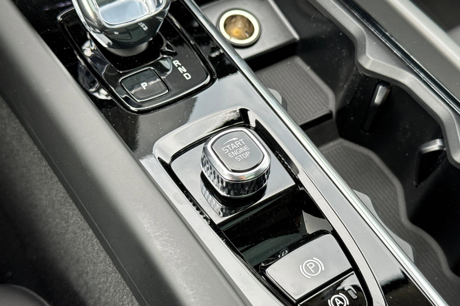 New 2026 Volvo XC60 B5 Plus w/ Climate Package image 22