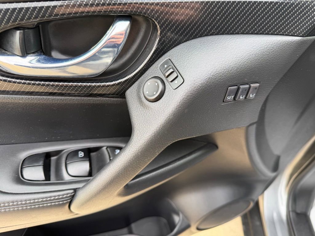 Used 2017 Nissan Rogue SL w/ SL Premium Package image 10