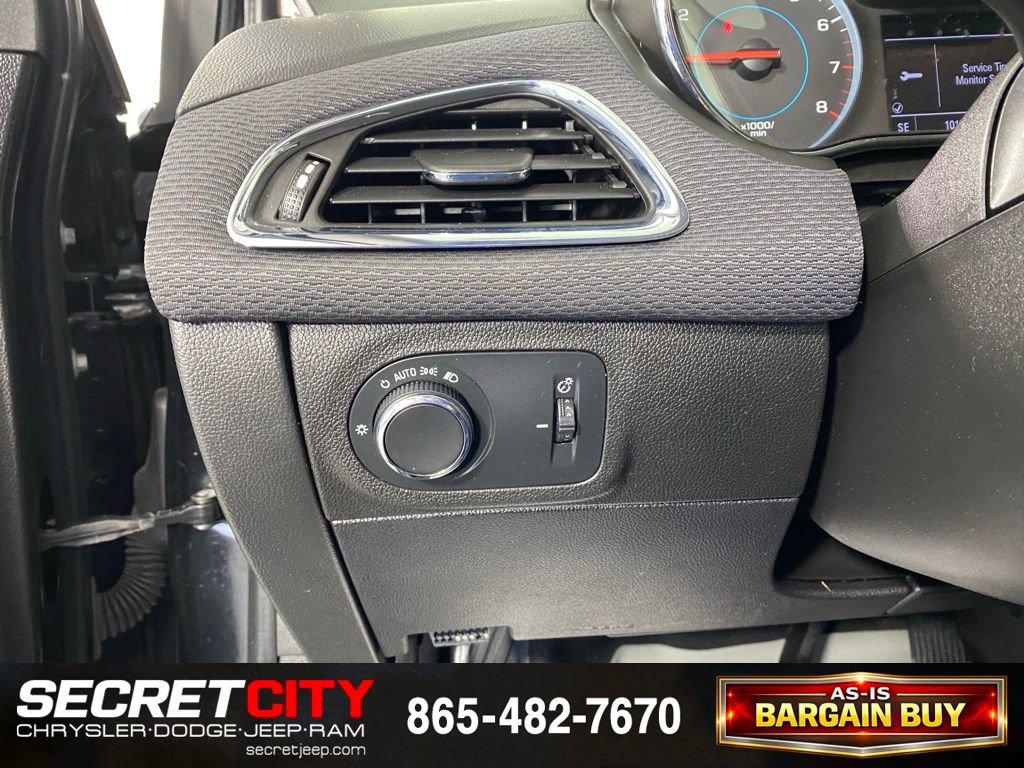 Used 2018 Chevrolet Cruze LT w/ Convenience Package FWD image 13