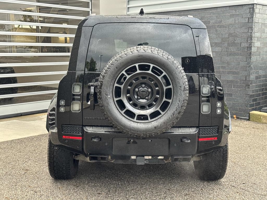 Certified 2026 Land Rover Defender 110 OCTA AWD/4WD image 5