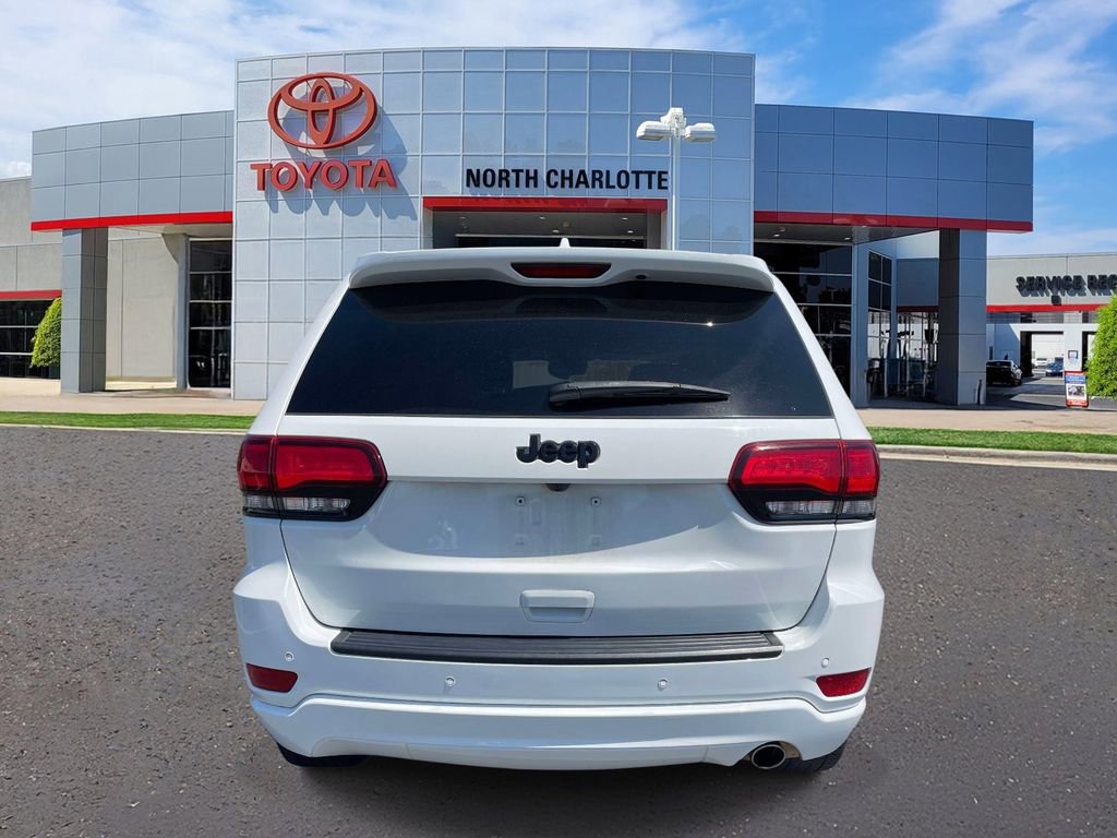 Used 2020 Jeep Grand Cherokee Altitude RWD image 6
