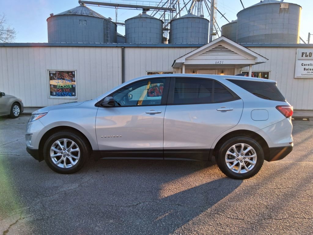 Used 2020 Chevrolet Equinox LS w/ LS Convenience Package image 1